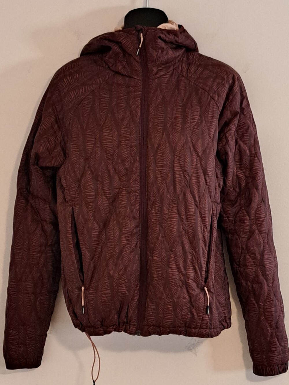 Women's Quilted Hooded Puffer Jacket in Deep Chrysanthenum Size Medium - Picture 5 of 14